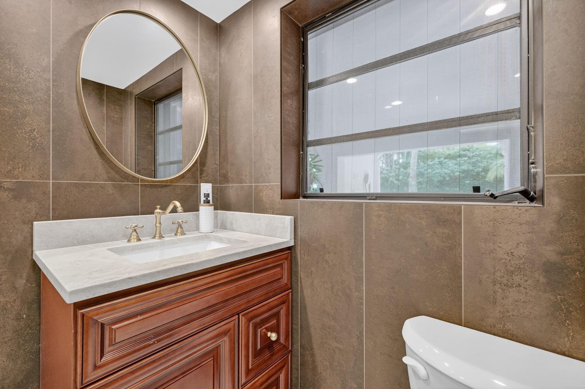 IDLEWYLD 1-19 B - Residential