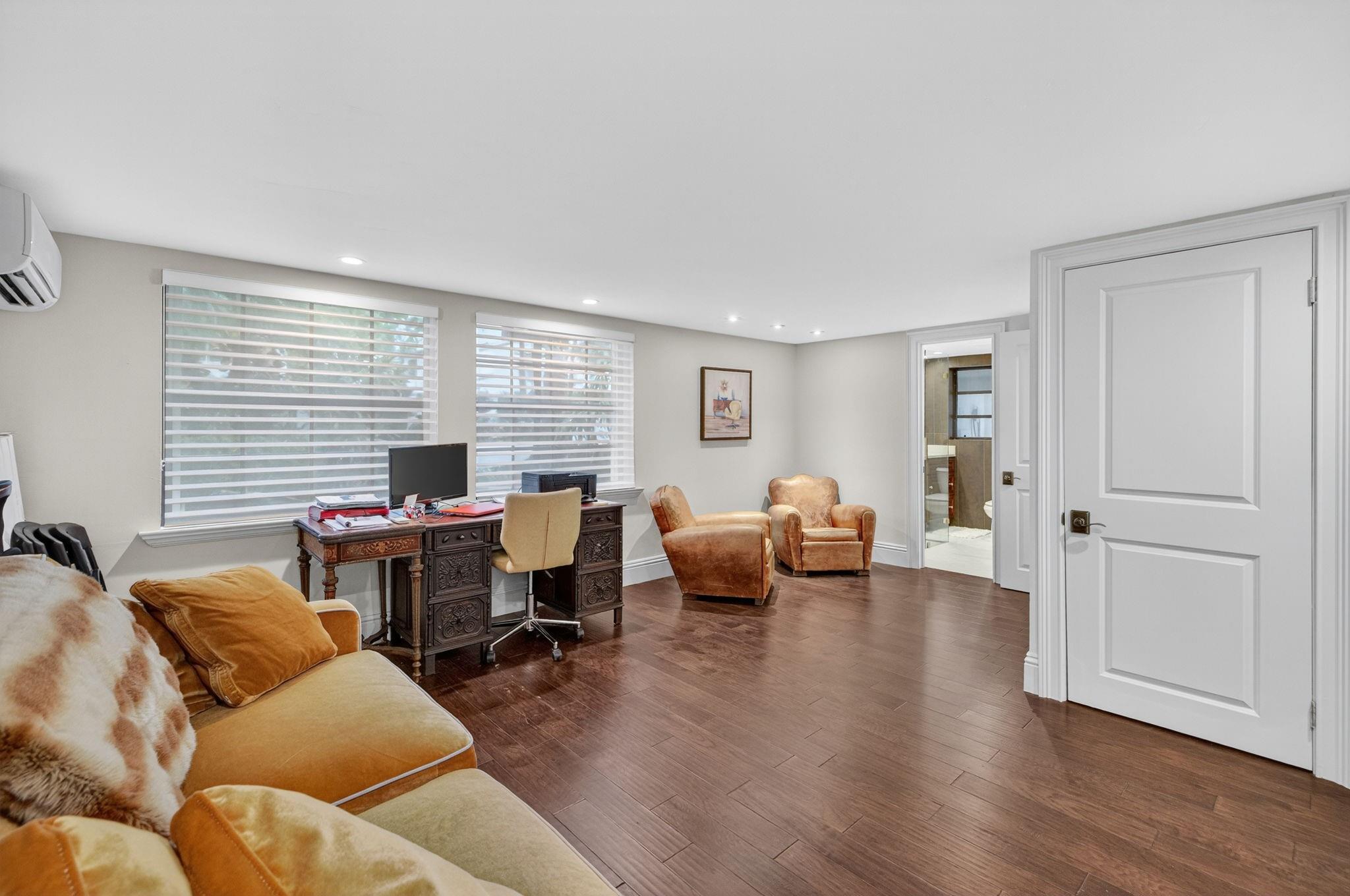 IDLEWYLD 1-19 B - Residential