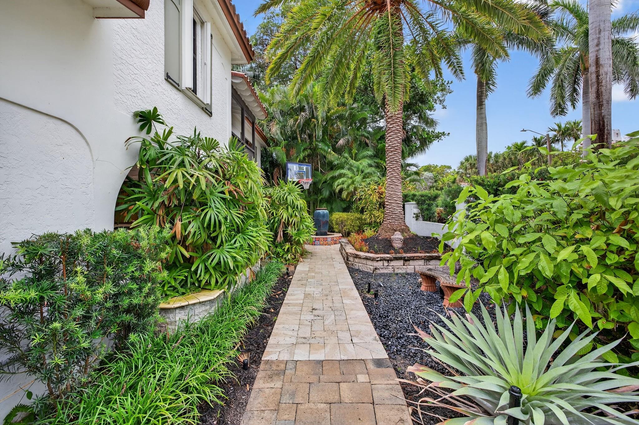 IDLEWYLD 1-19 B - Residential