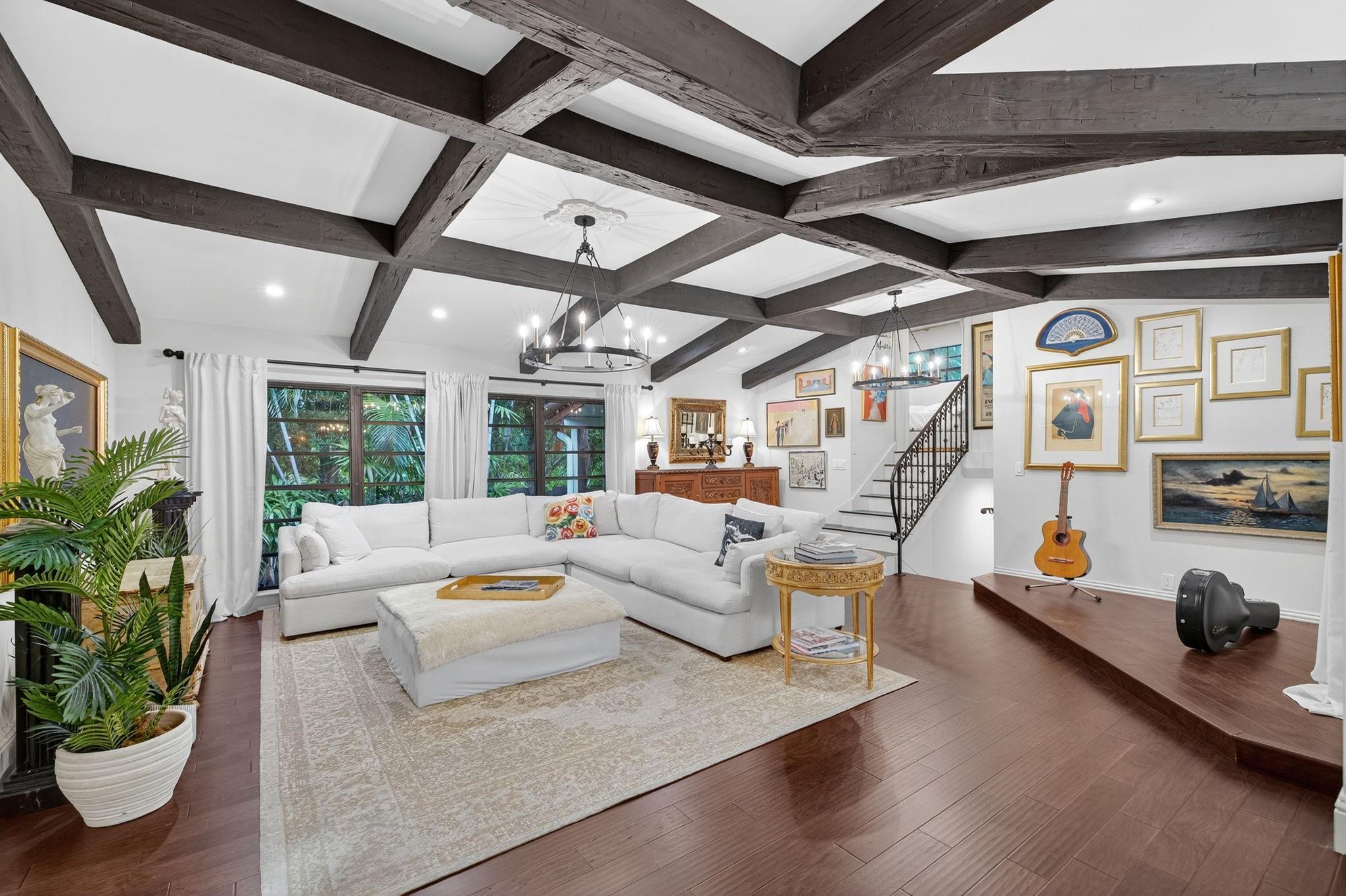 IDLEWYLD 1-19 B - Residential