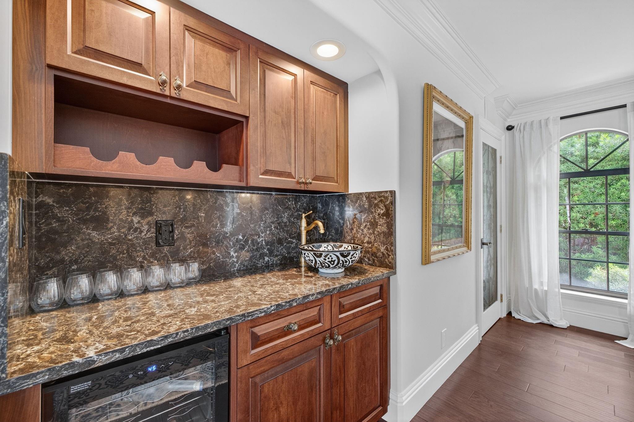 IDLEWYLD 1-19 B - Residential