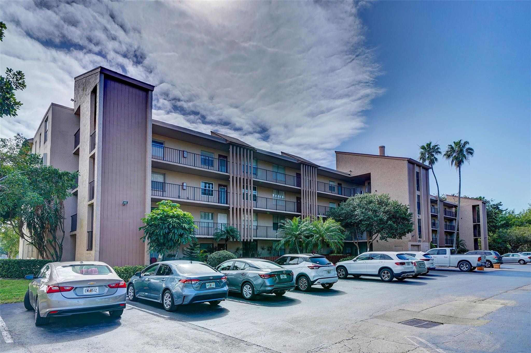 Palm Lakes Condo - Residential Lease