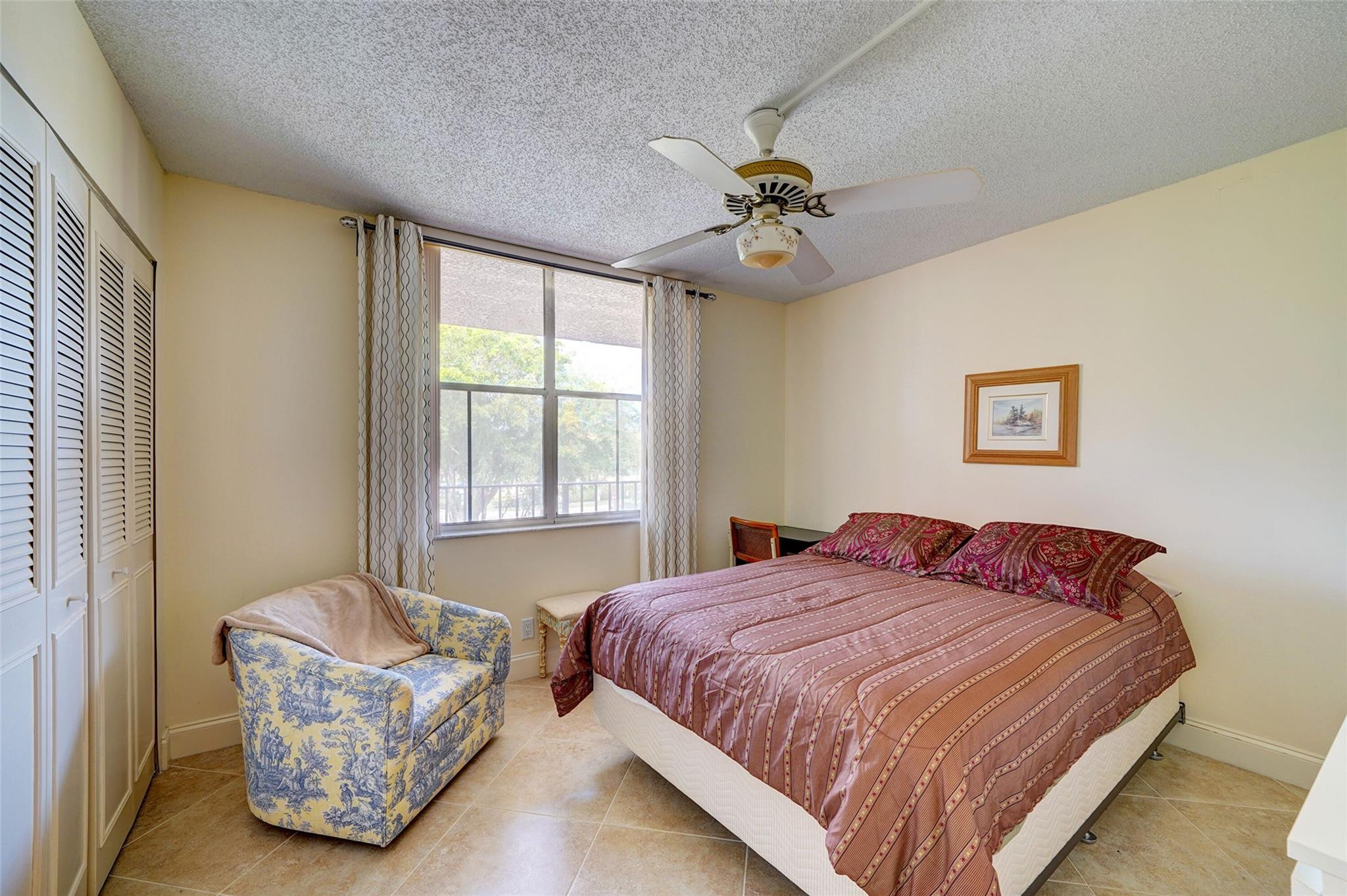 Palm Lakes Condo - Residential Lease