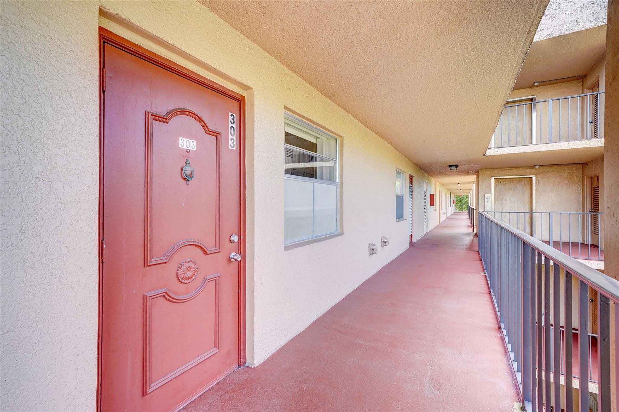 Palm Lakes Condo - Residential Lease