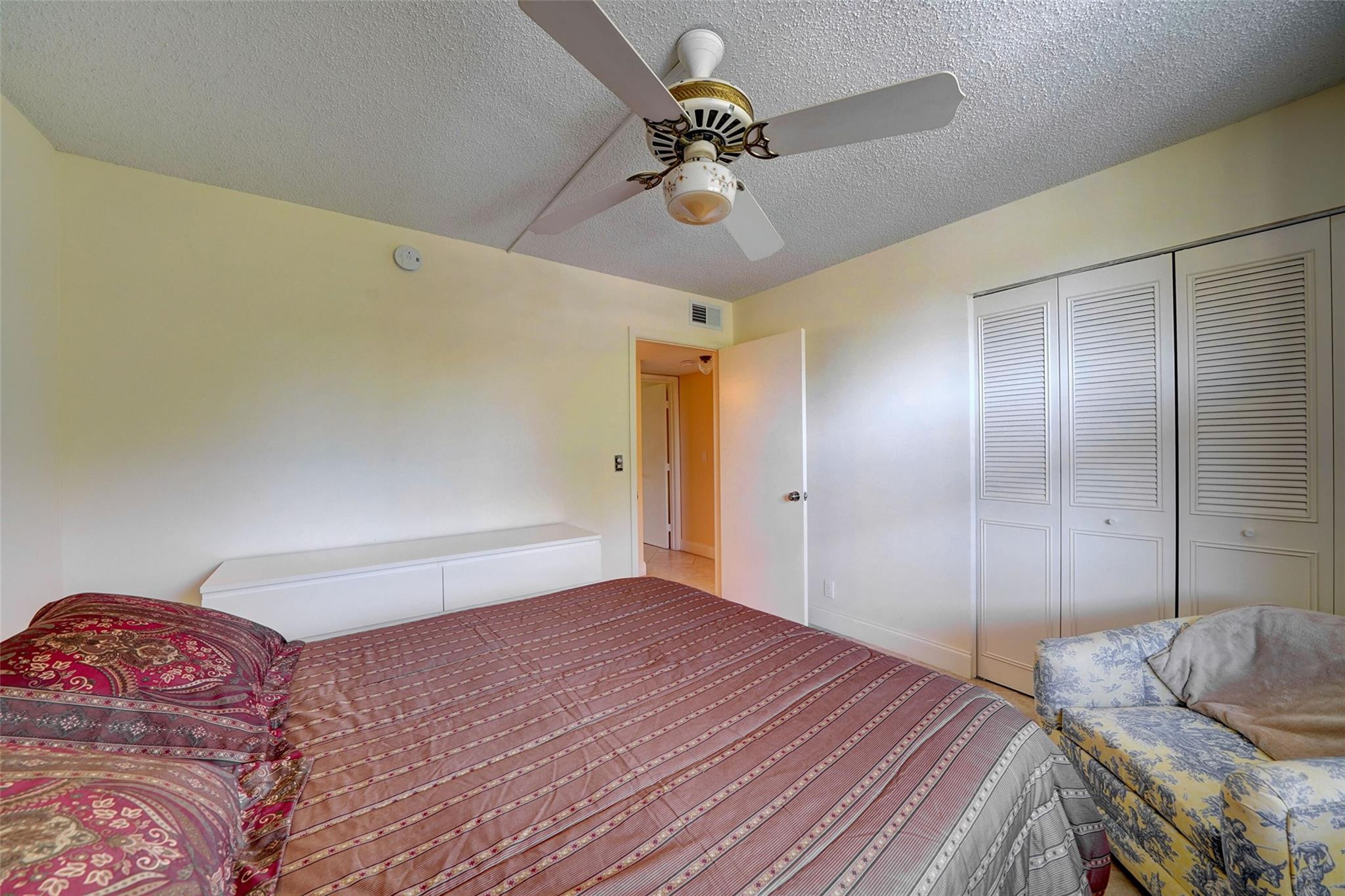 Palm Lakes Condo - Residential Lease