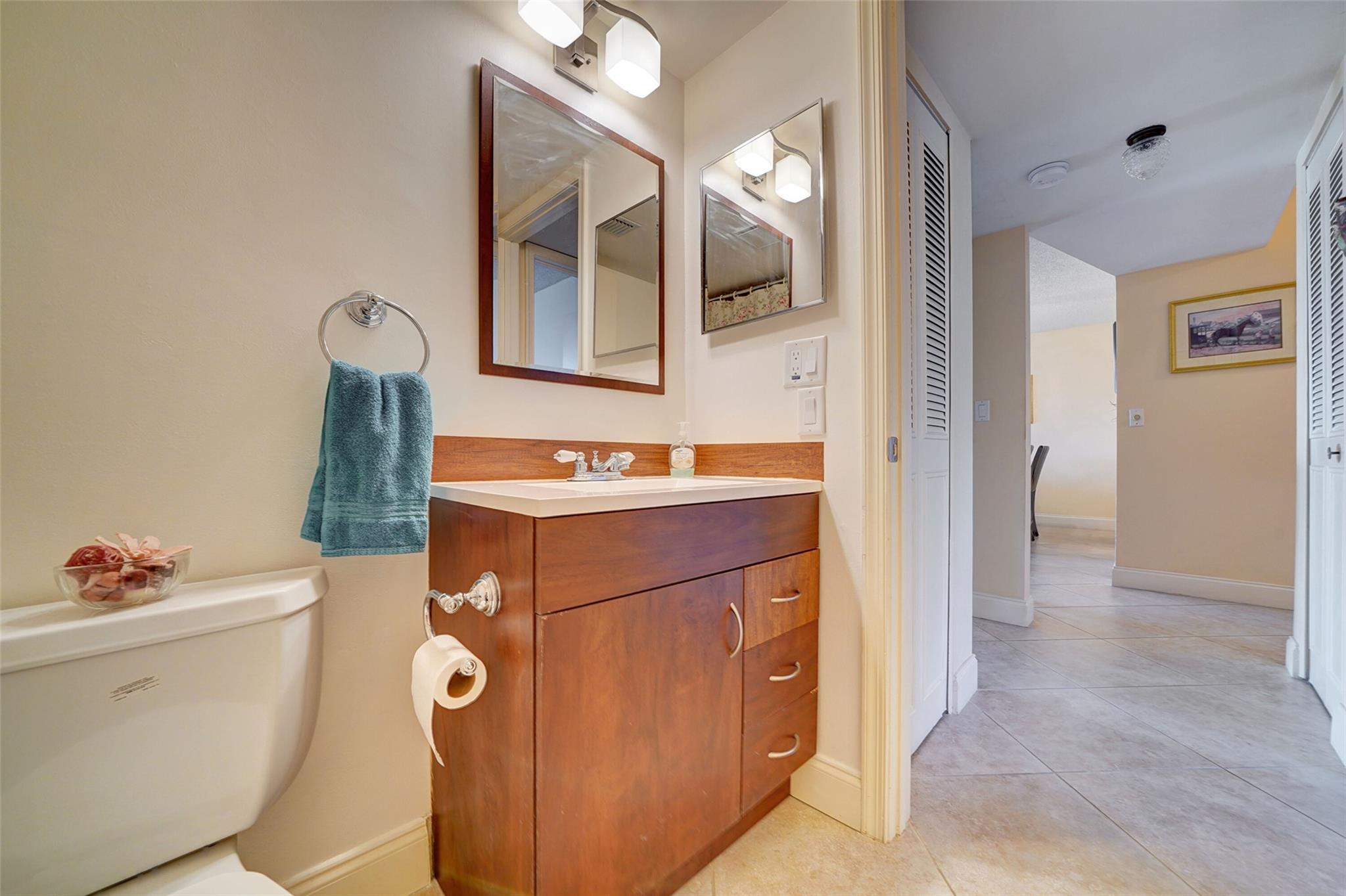 Palm Lakes Condo - Residential Lease