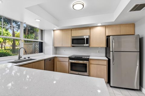Tiny photo for 8111 Northboro Court #11b, Lake Clarke Shores, FL 33406 (MLS # B26009593)