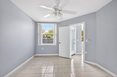 Tiny photo for 8111 Northboro Court #11b, Lake Clarke Shores, FL 33406 (MLS # B26009593)