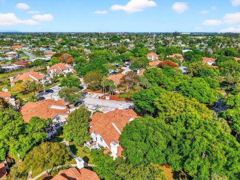 Tiny photo for 8111 Northboro Court #11b, Lake Clarke Shores, FL 33406 (MLS # B26009593)