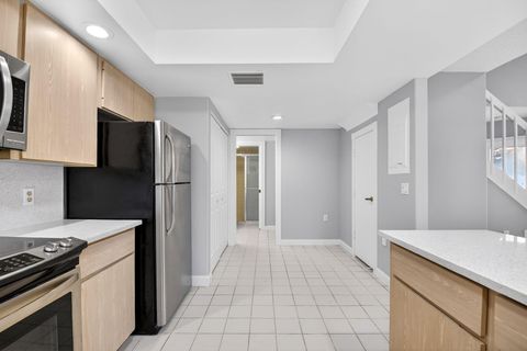 Tiny photo for 8111 Northboro Court #11b, Lake Clarke Shores, FL 33406 (MLS # B26009593)