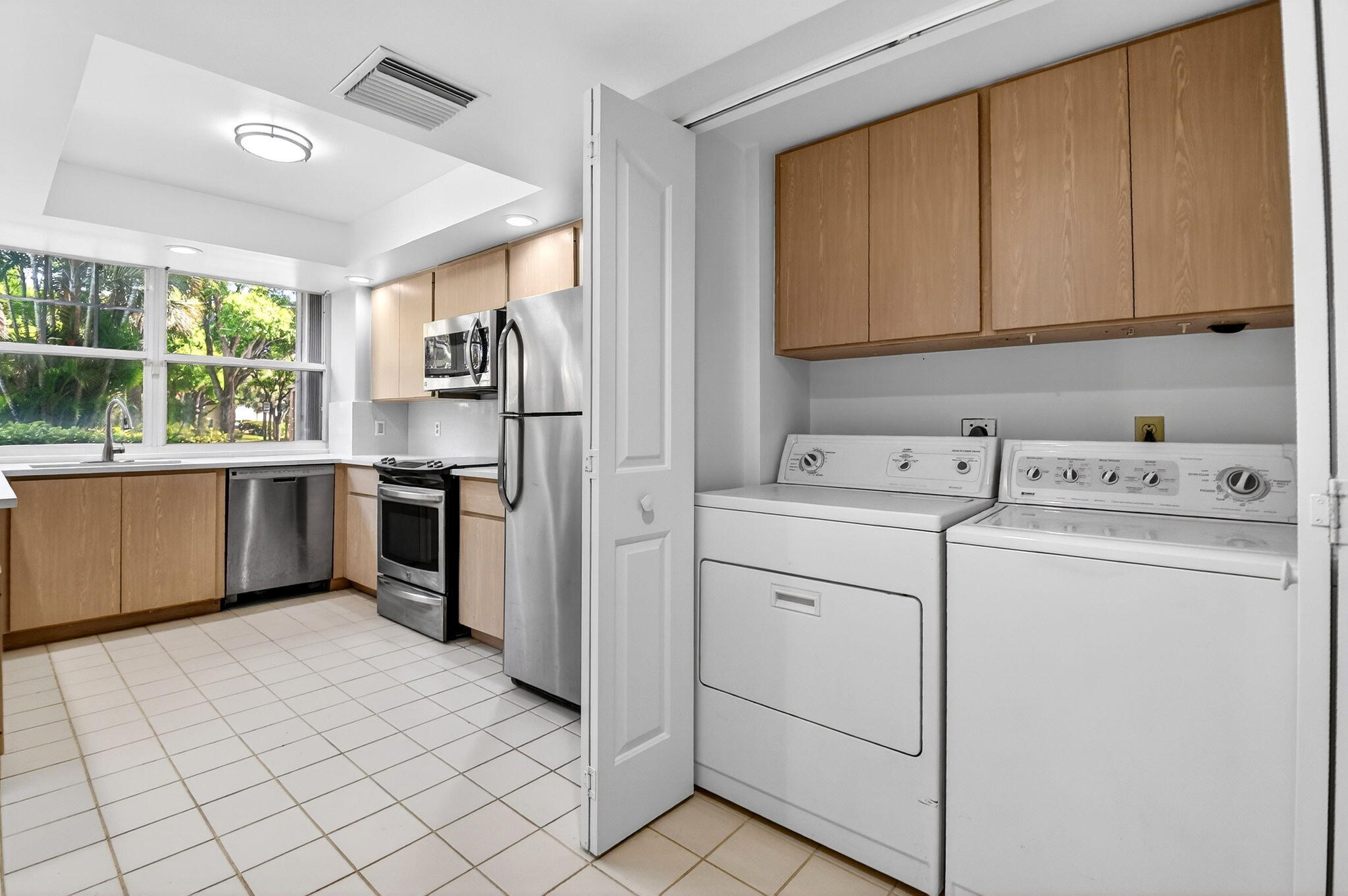 WELLESLEY AT LAKE CLARKE SHORES - Residential