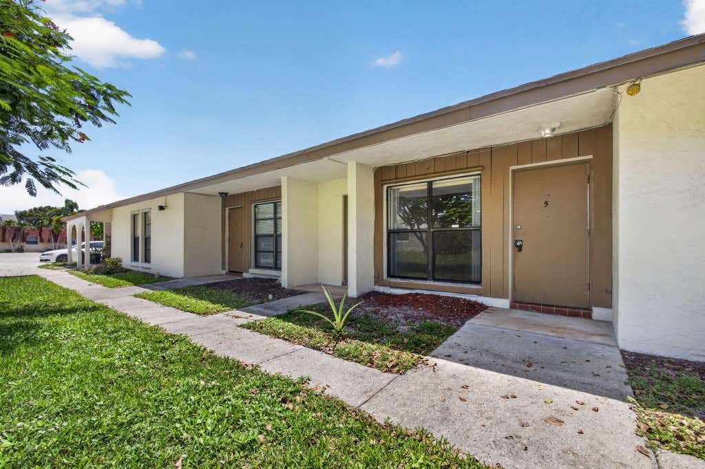 Photo of 12395 Peconic Court, Wellington, FL 33414 (MLS # B26057086)