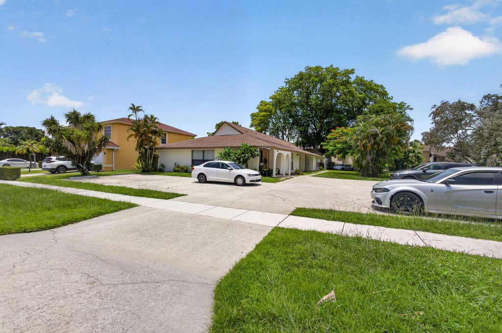 Photo of 12395 Peconic Court, Wellington, FL 33414 (MLS # B26057086)