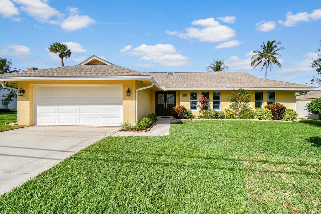 Photo of 8377 SE Coconut Street, Hobe Sound, FL 33455 (MLS # R10941847)