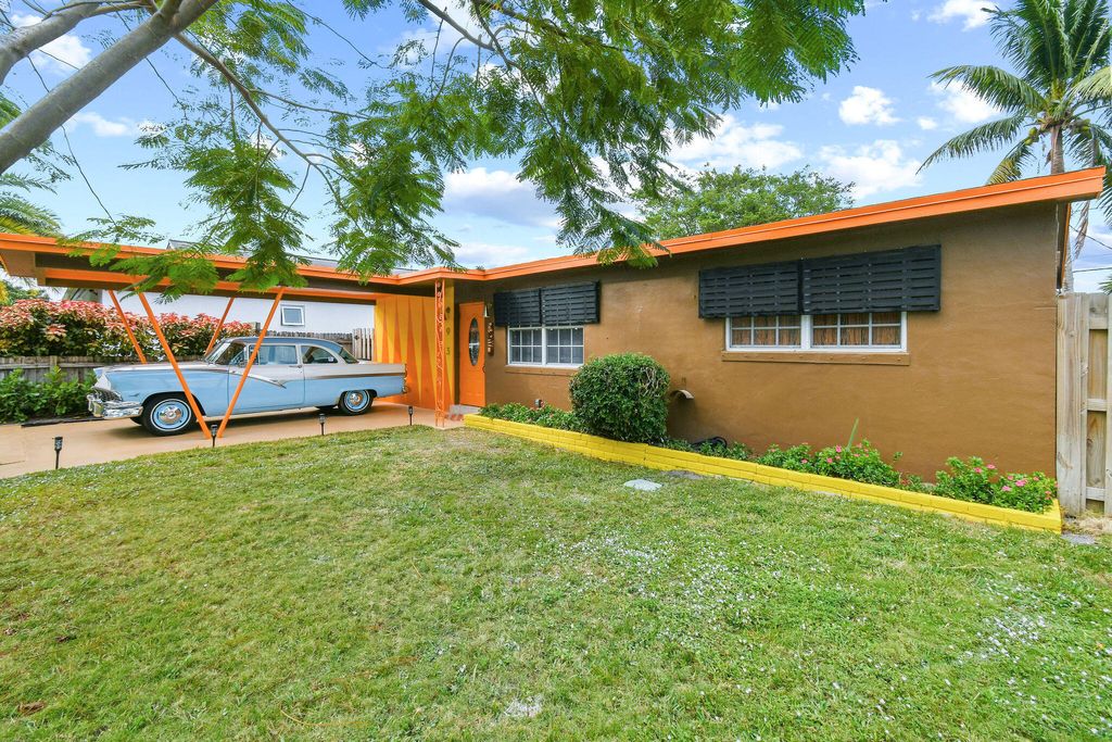 Photo of 943 Charles Street, West Palm Beach, FL 33401 (MLS # B26021298)