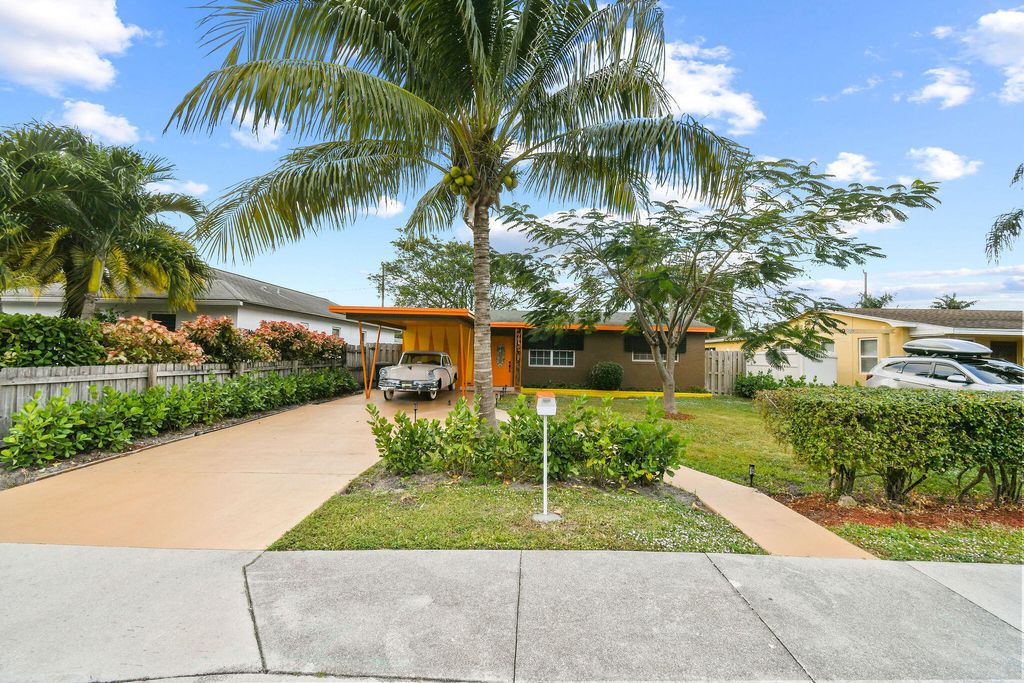 Photo of 943 Charles Street, West Palm Beach, FL 33401 (MLS # B26021298)