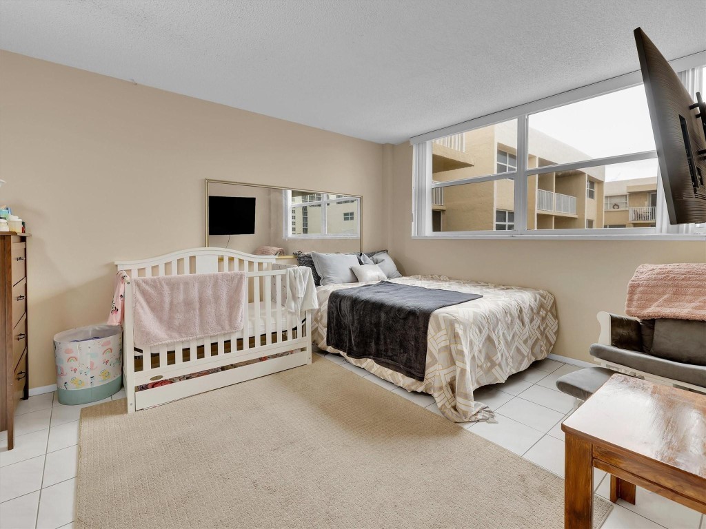 BOCA SOUTH - Residential