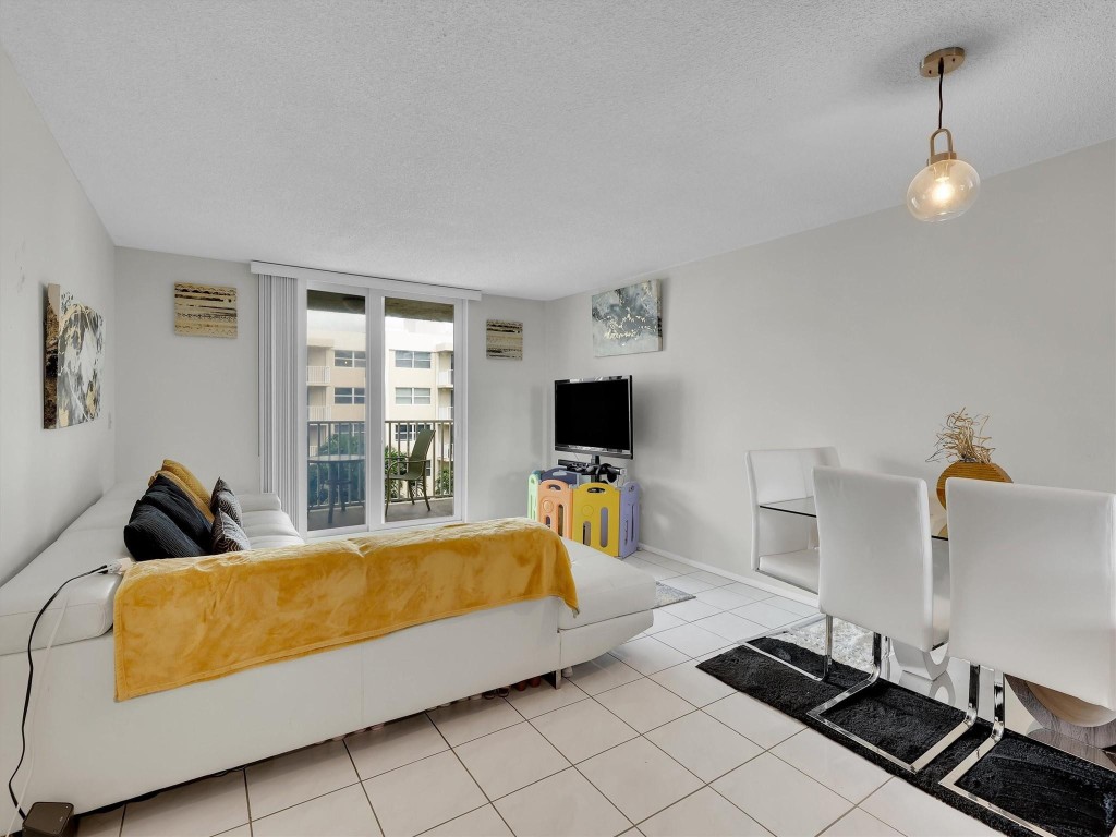 BOCA SOUTH - Residential