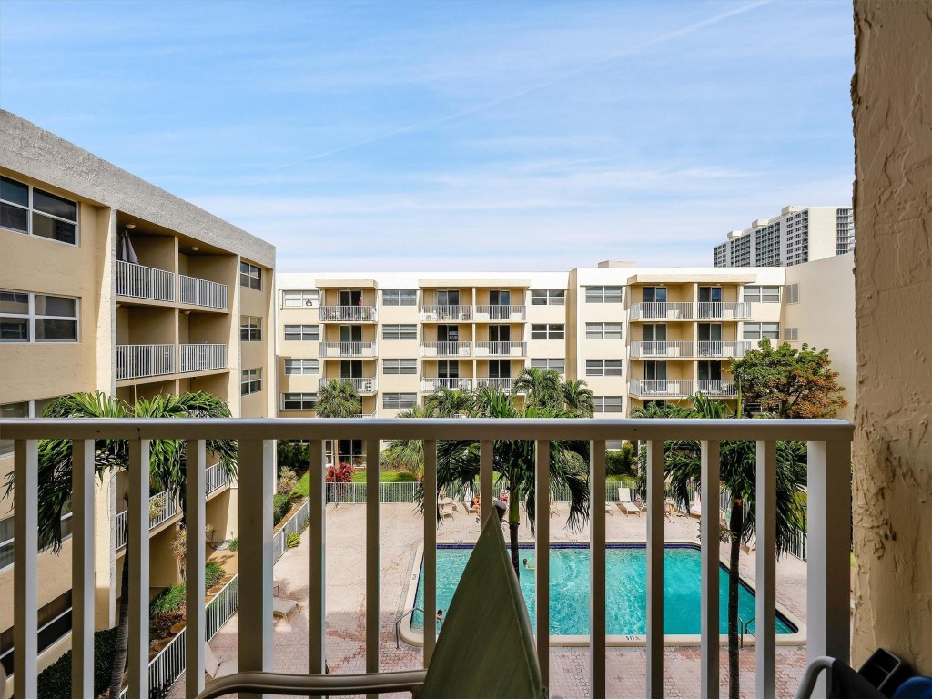 BOCA SOUTH - Residential