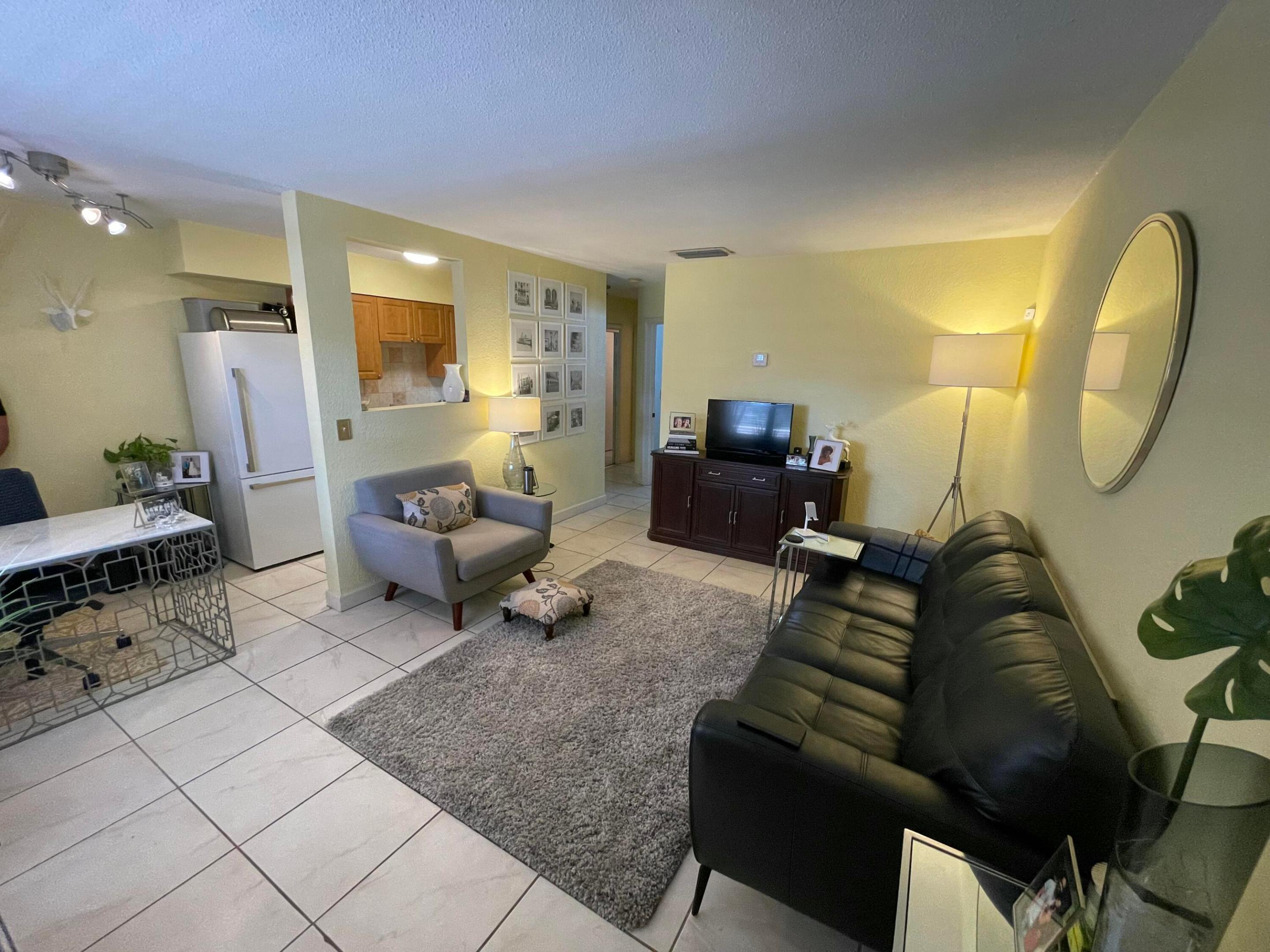WILTON VILLAGE CONDO - Residential