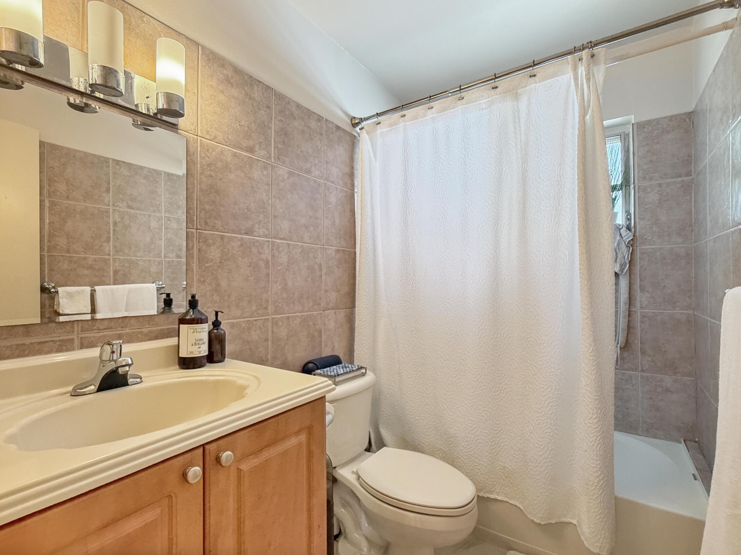 2607 NE 8th Avenue #25