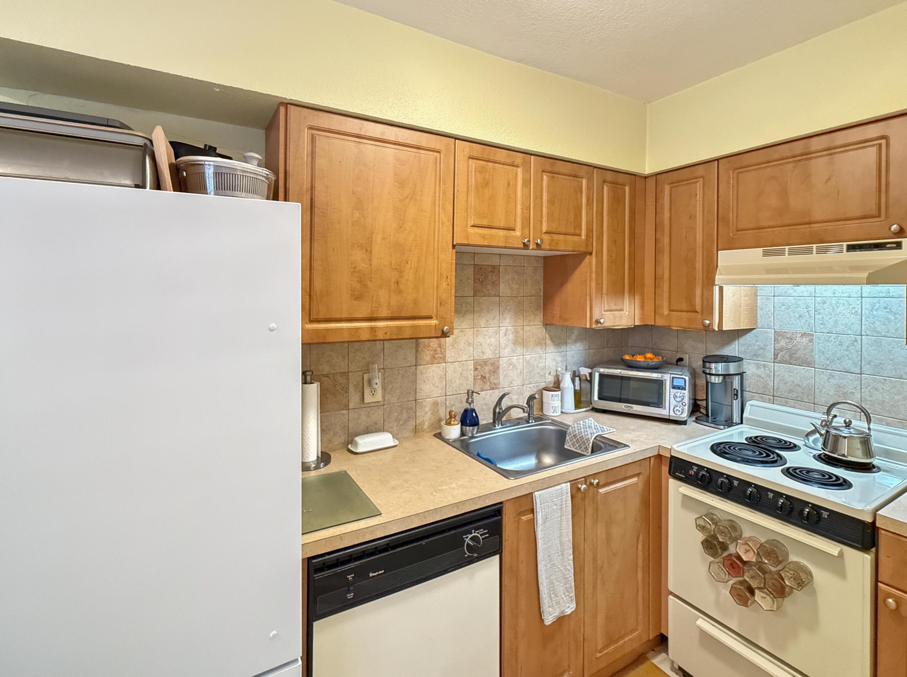 2607 NE 8th Avenue #25