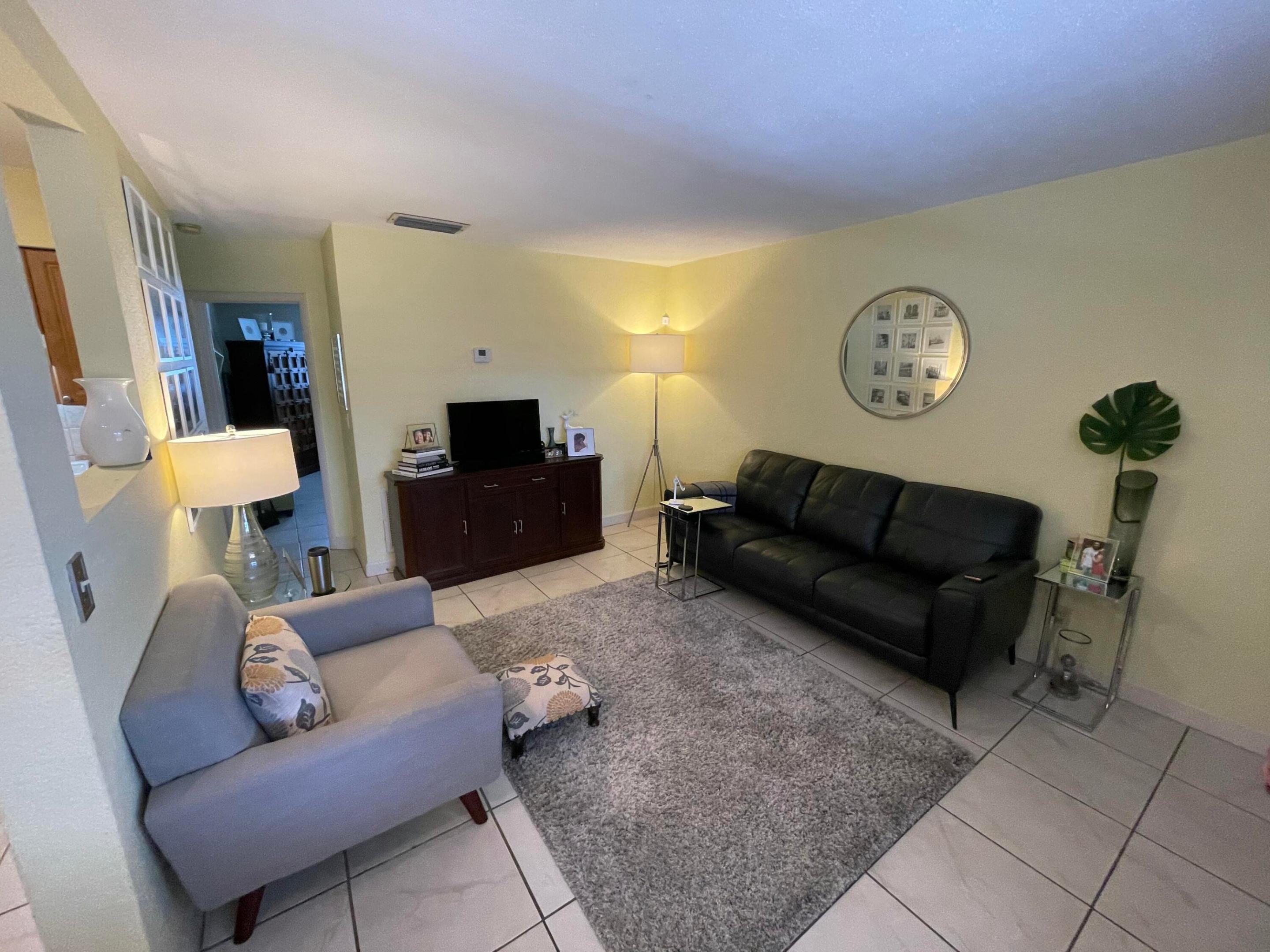 WILTON VILLAGE CONDO - Residential