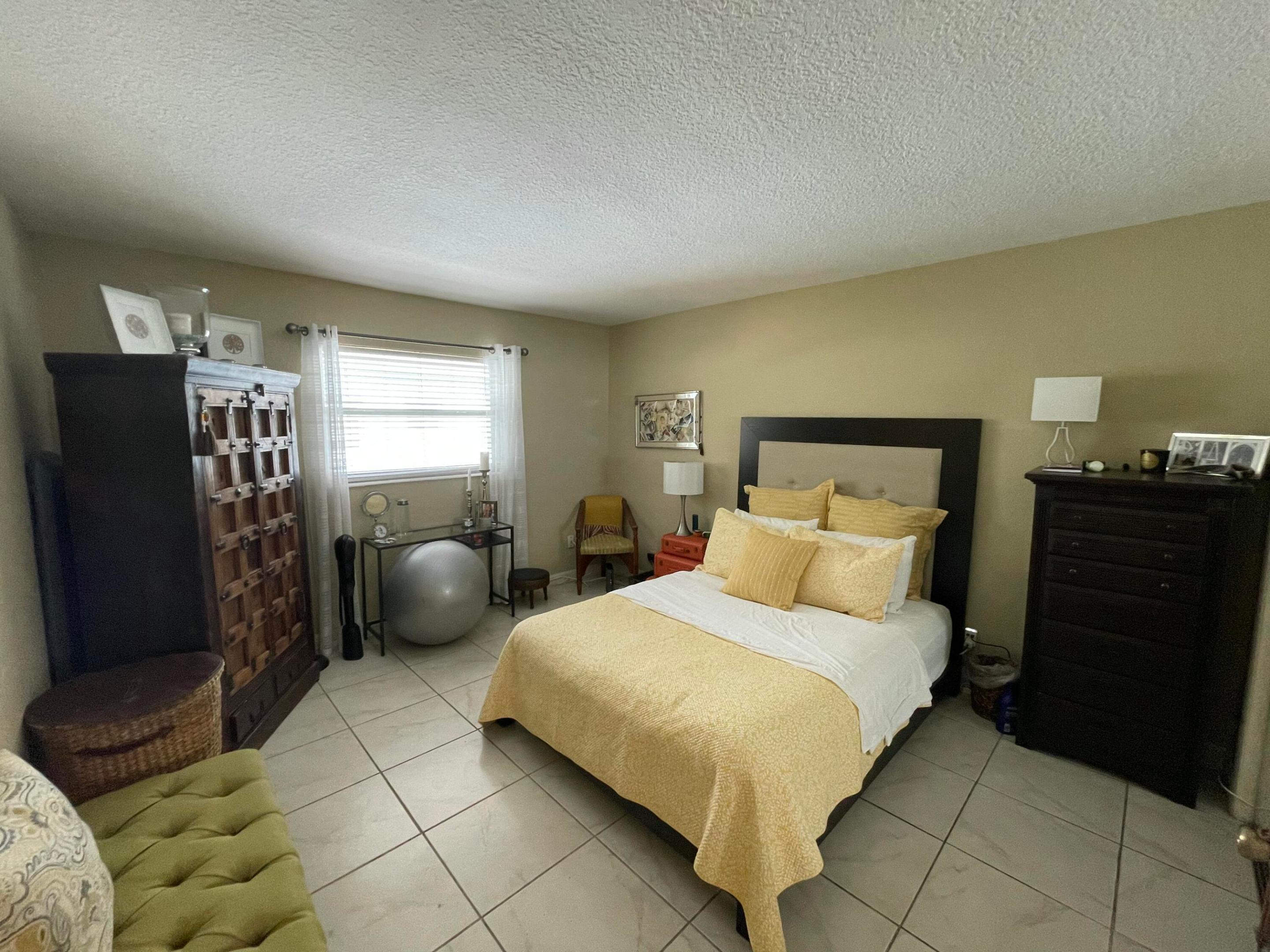 2607 NE 8th Avenue #25