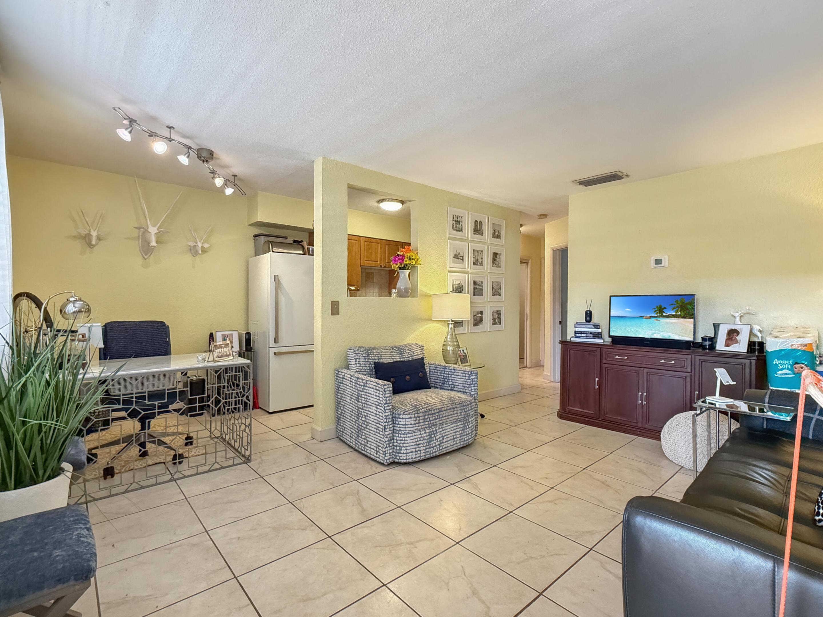 WILTON VILLAGE CONDO - Residential
