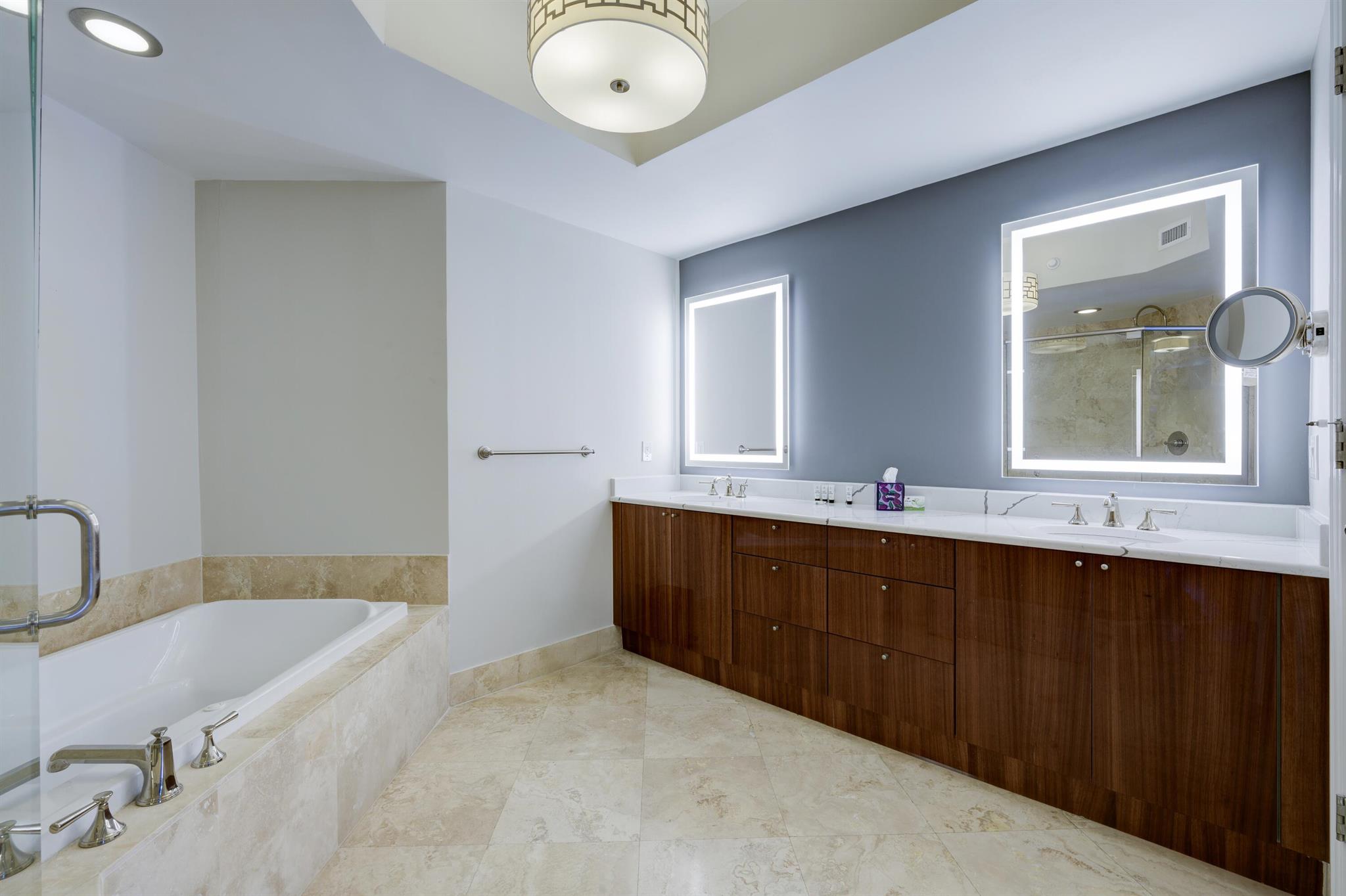 Ritz Carlton - Residential