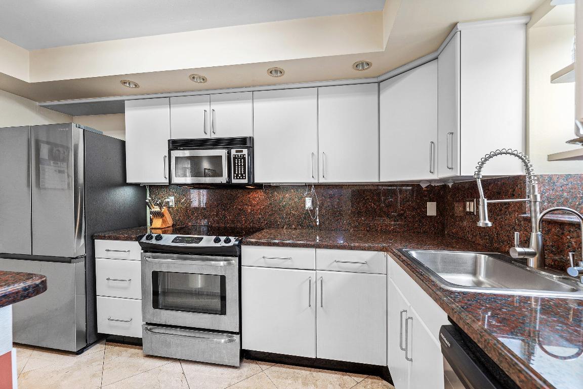 VILLA DORADA CONDO - Residential