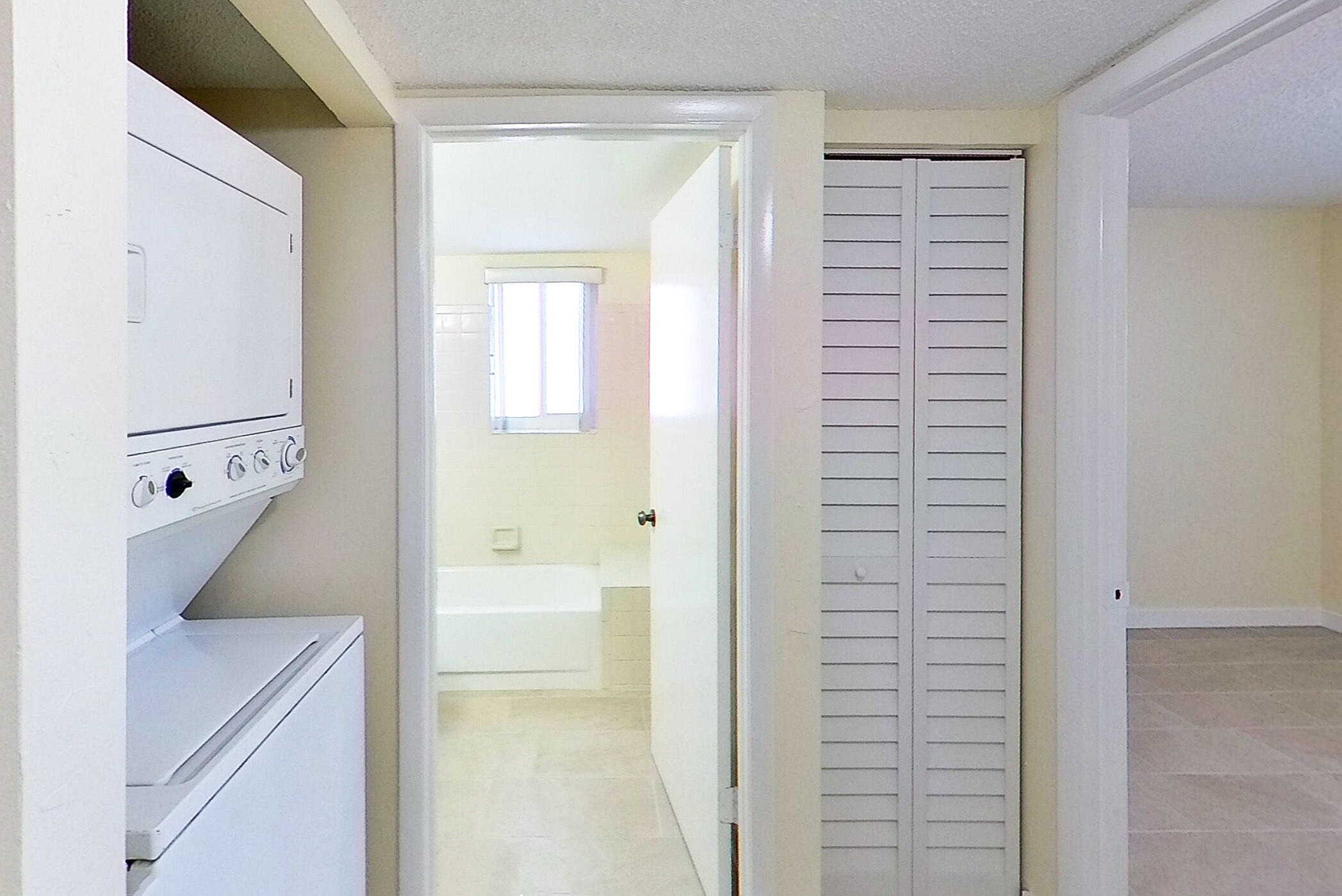 LAKEVIEW ESTATES CONDO - Residential Lease