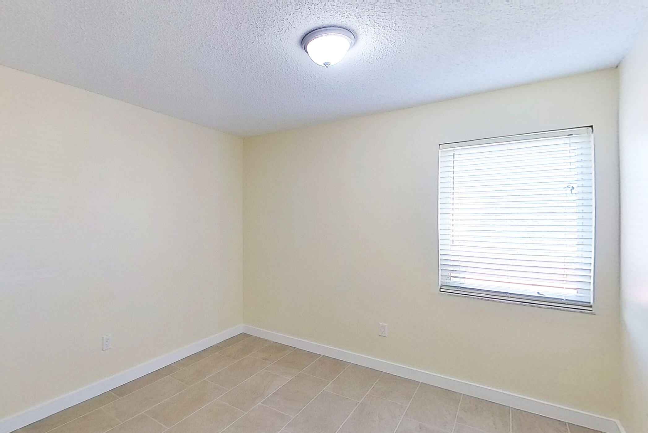 LAKEVIEW ESTATES CONDO - Residential Lease