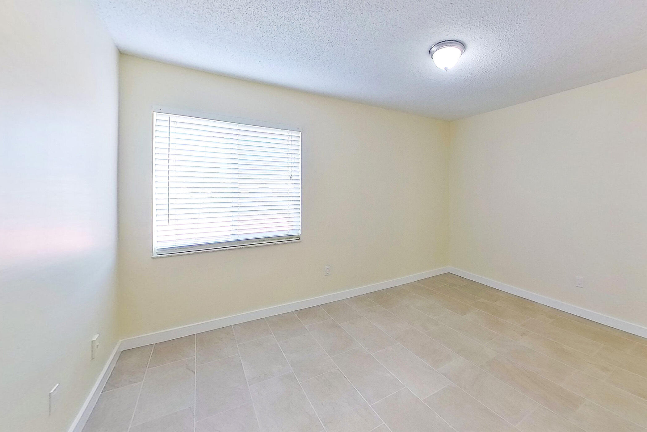 LAKEVIEW ESTATES CONDO - Residential Lease