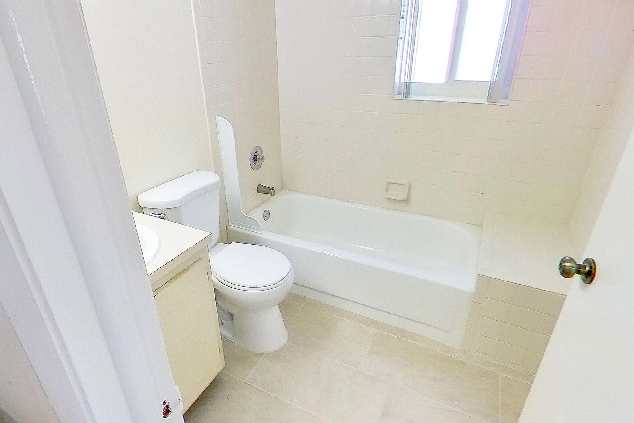 LAKEVIEW ESTATES CONDO - Residential Lease