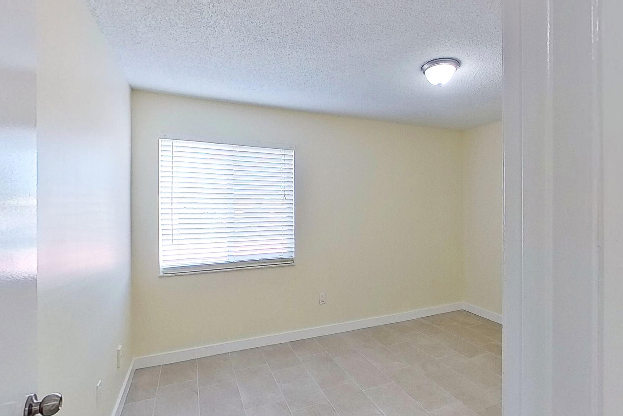 LAKEVIEW ESTATES CONDO - Residential Lease