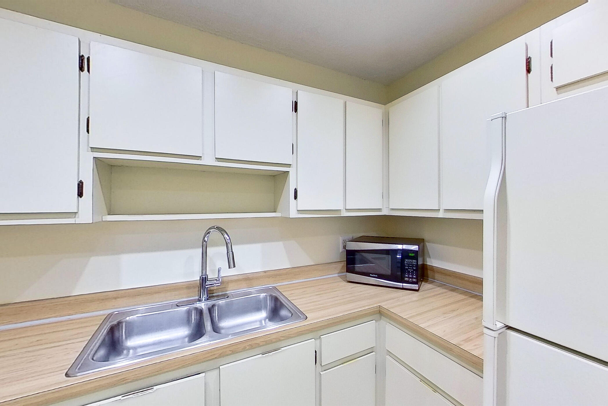 LAKEVIEW ESTATES CONDO - Residential Lease