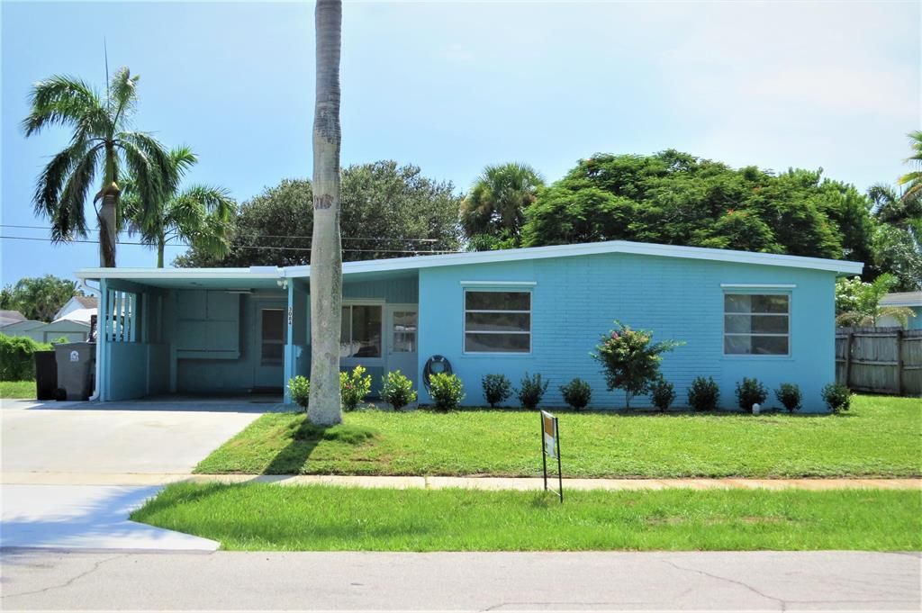 Photo of 3084 Grove Road, Palm Beach Gardens, FL 33410 (MLS # R10747586)