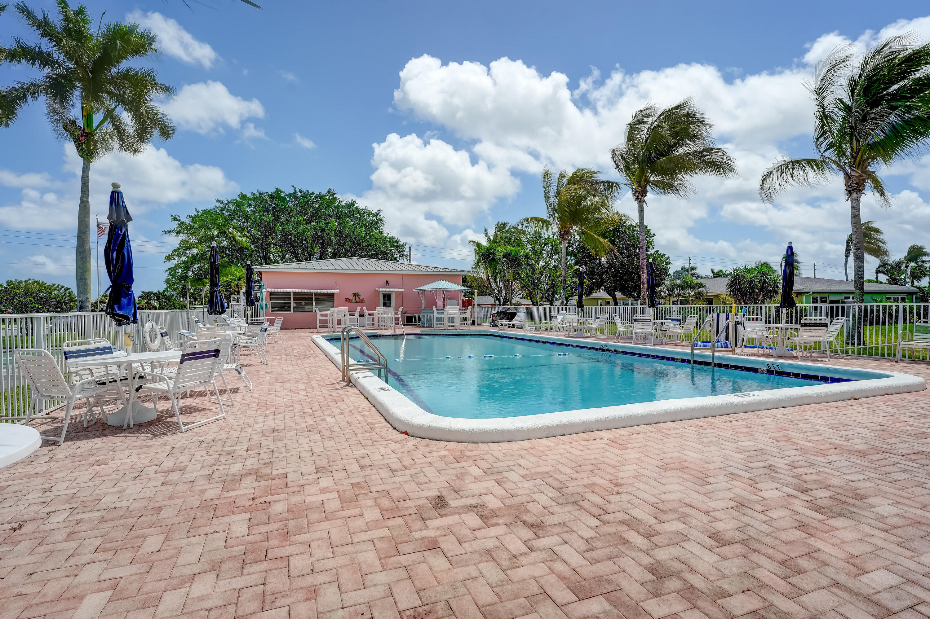 HIGH POINT CONDO SEC 3 - Residential