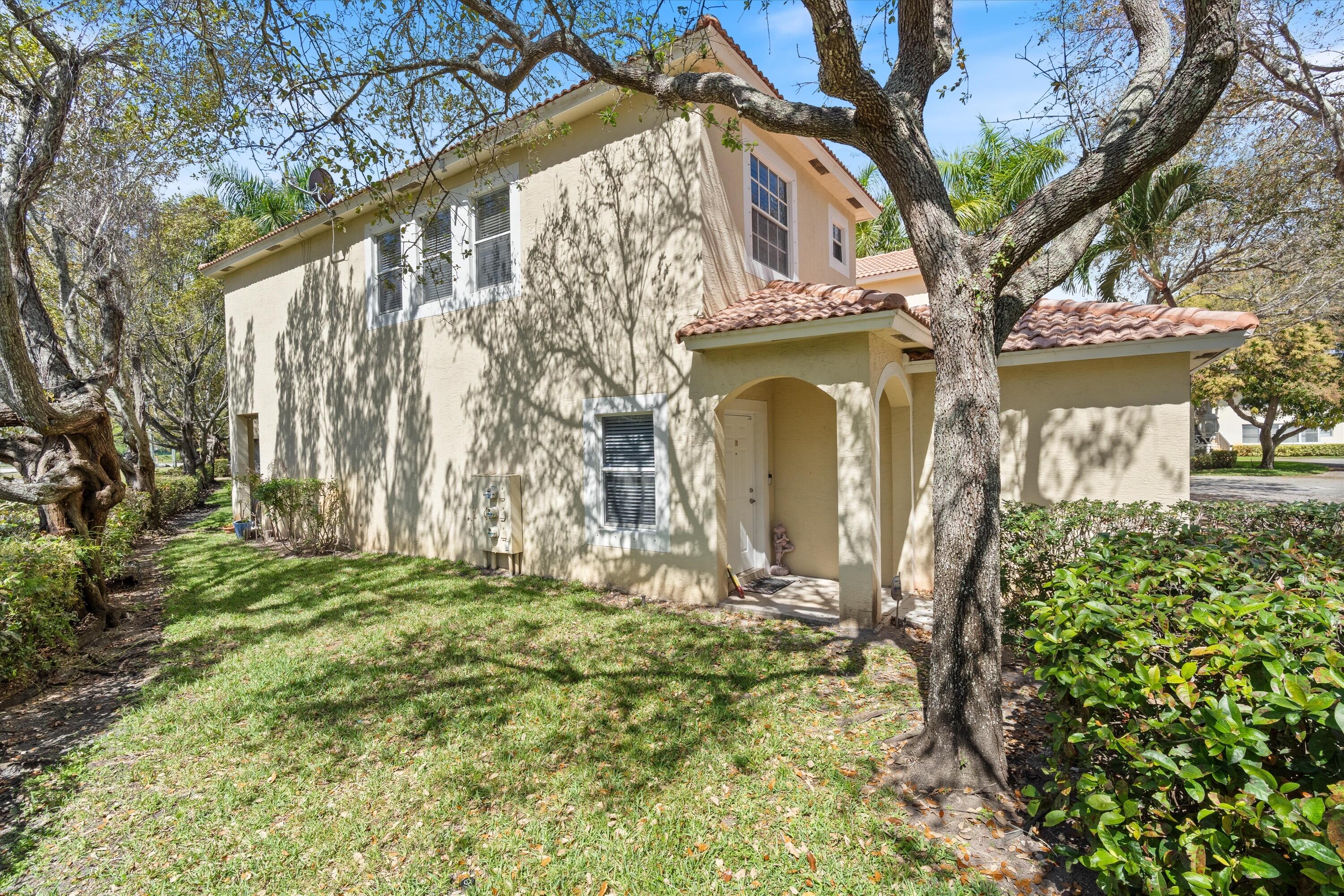 KENSINGTON GARDENS CONDO - Residential