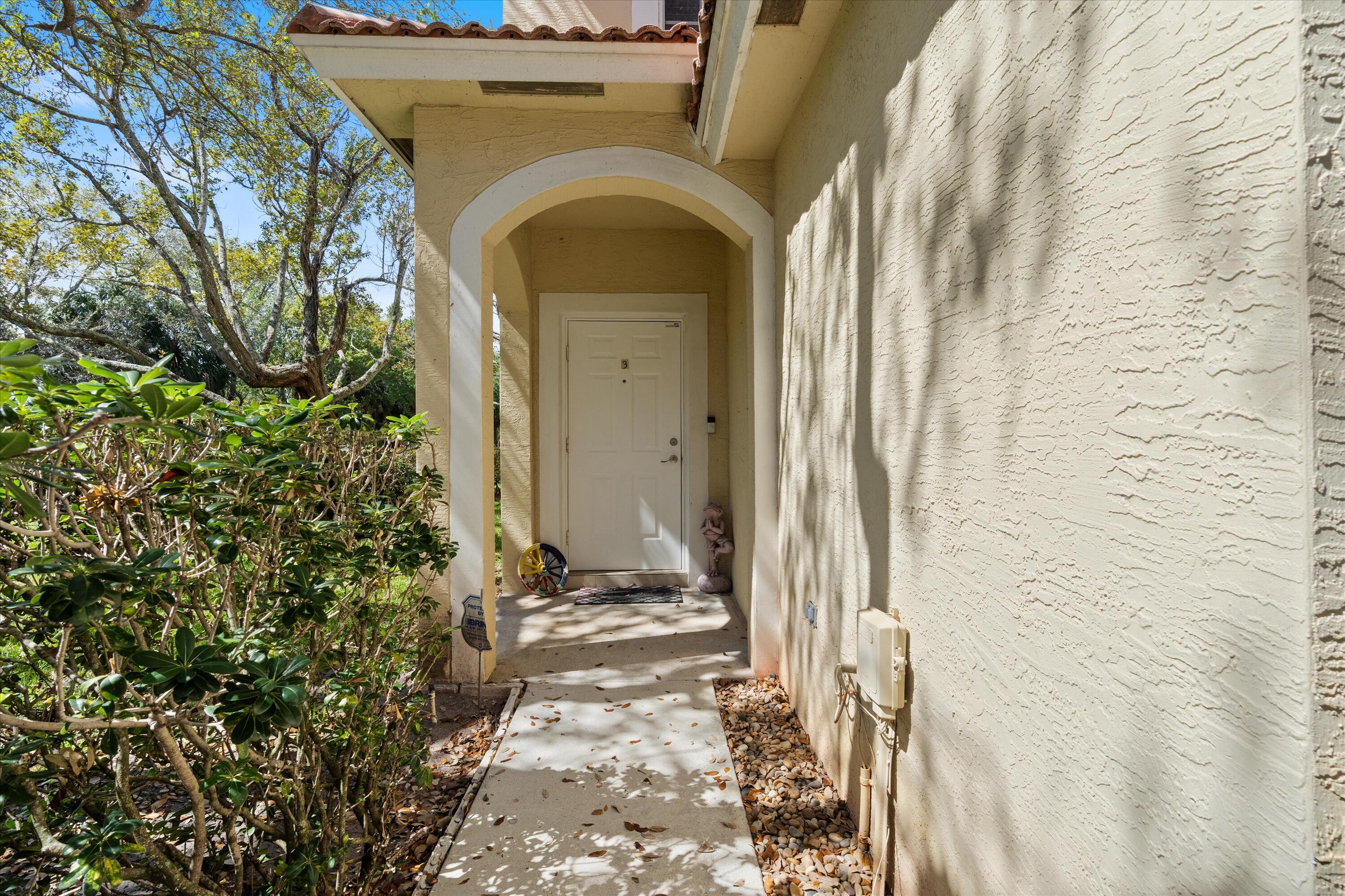 KENSINGTON GARDENS CONDO - Residential