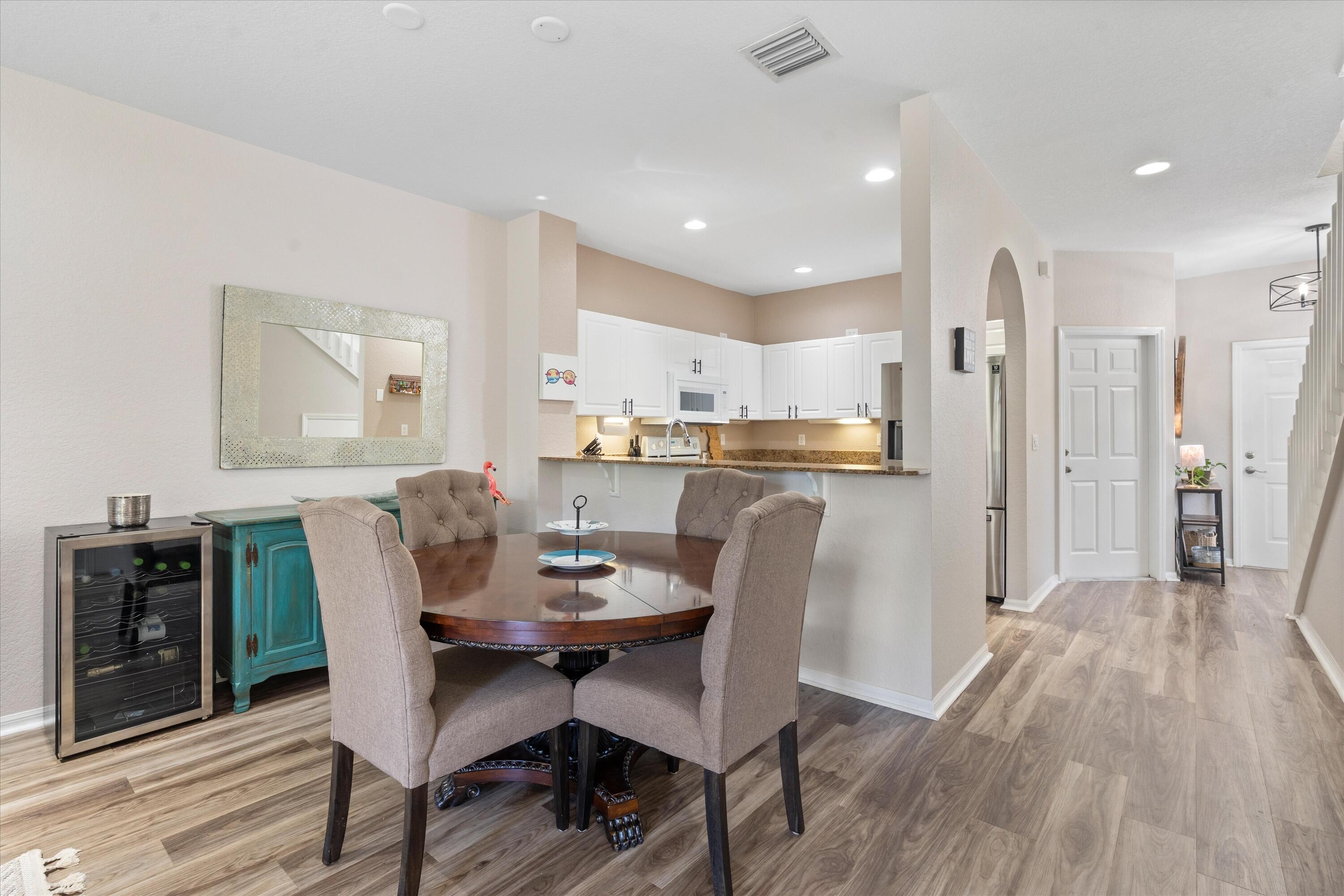 KENSINGTON GARDENS CONDO - Residential