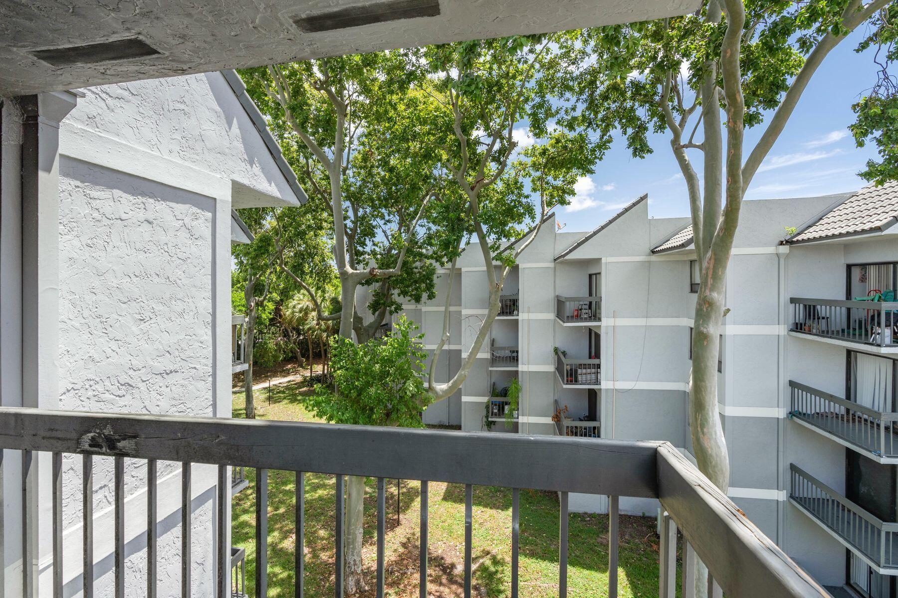 PRESIDENTIAL GOLFVIEW CONDO - Residential Lease