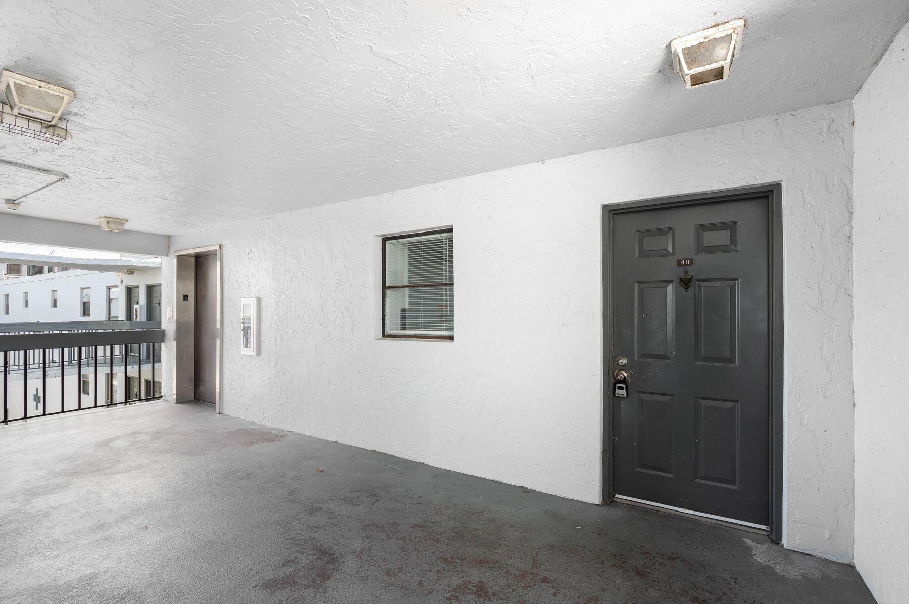 PRESIDENTIAL GOLFVIEW CONDO - Residential Lease