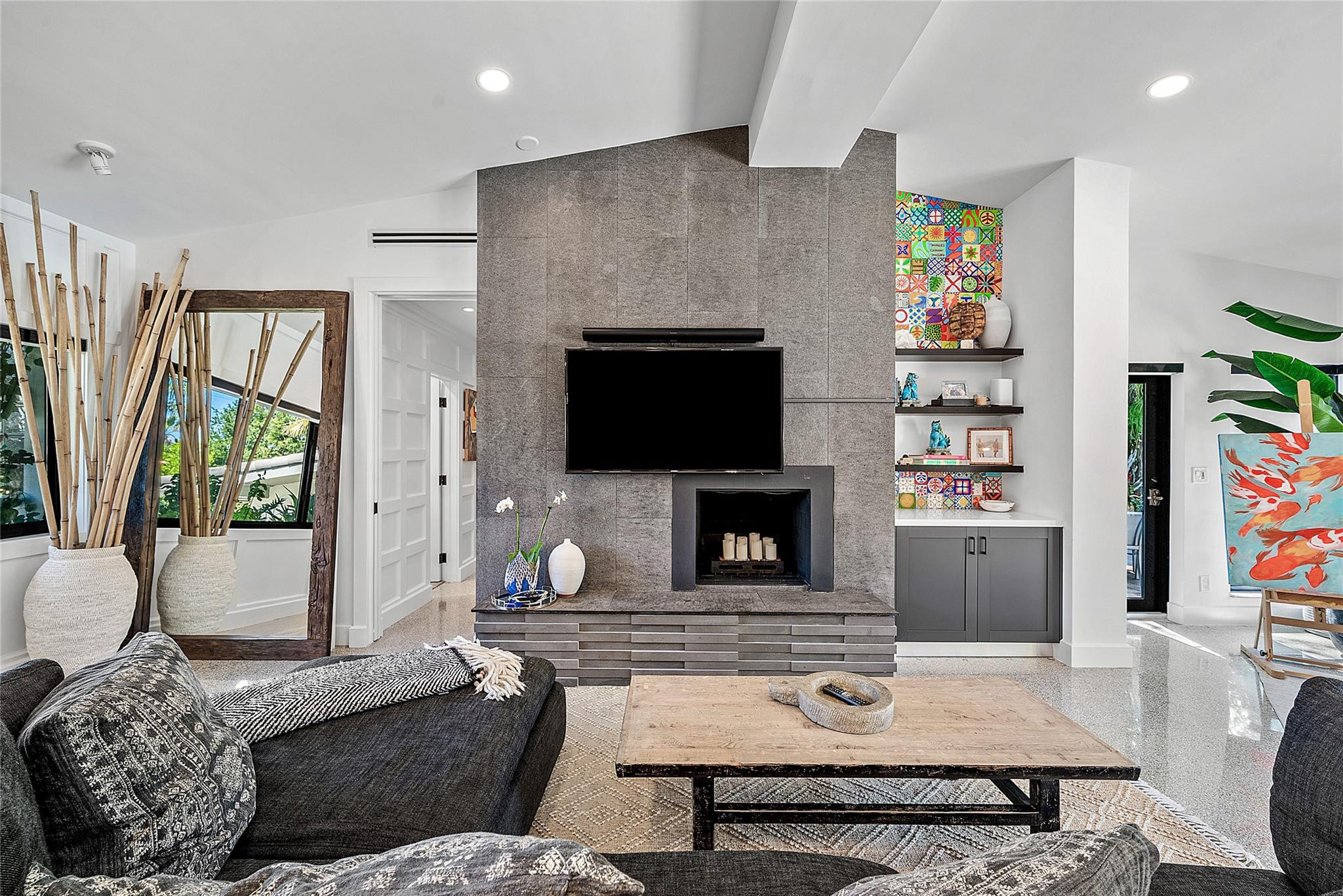 Riviera 6-17 B - Residential