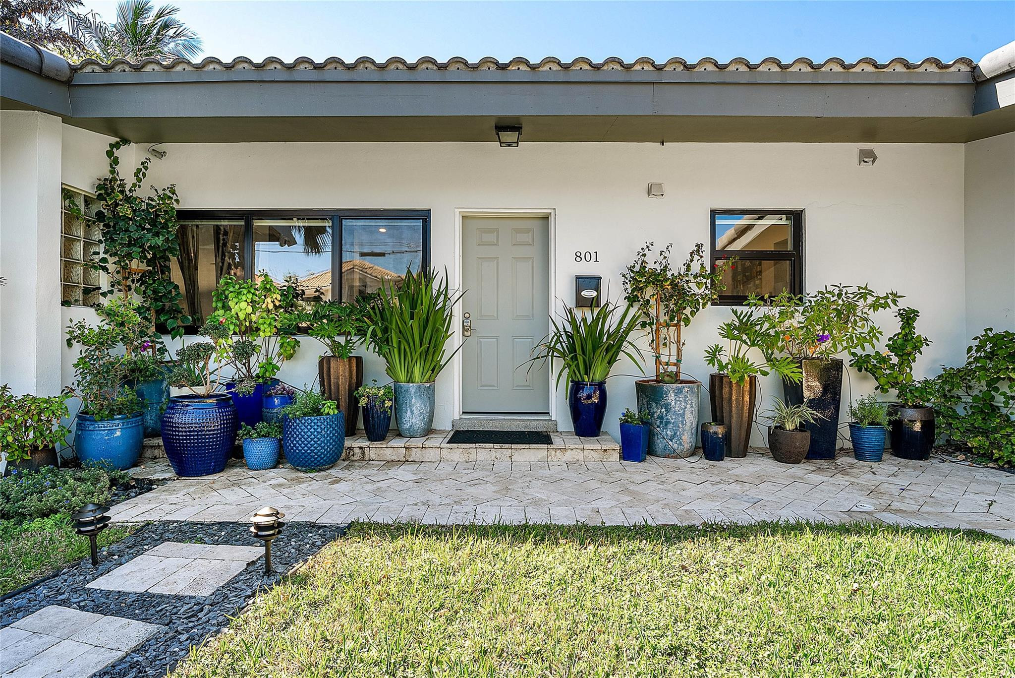 Riviera 6-17 B - Residential