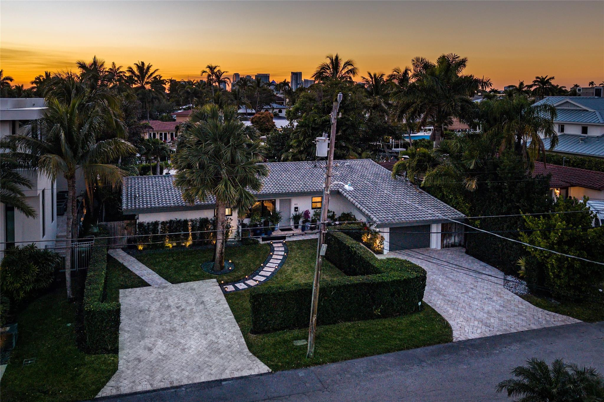 Riviera 6-17 B - Residential