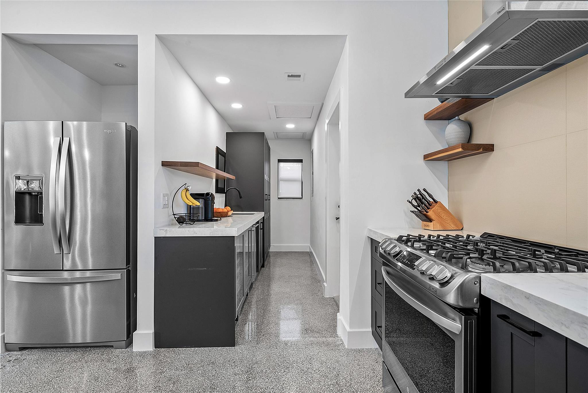 Riviera 6-17 B - Residential