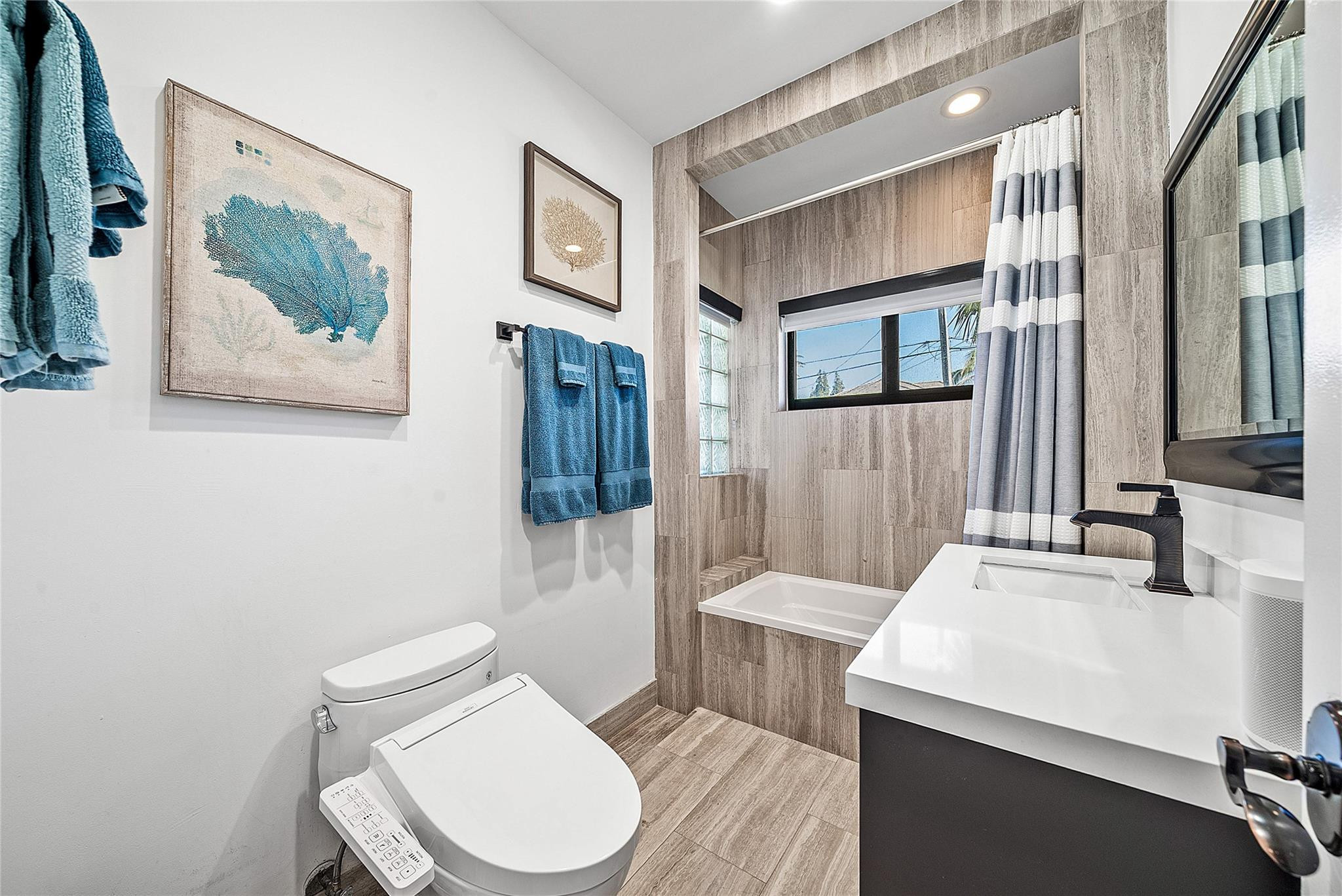 Riviera 6-17 B - Residential