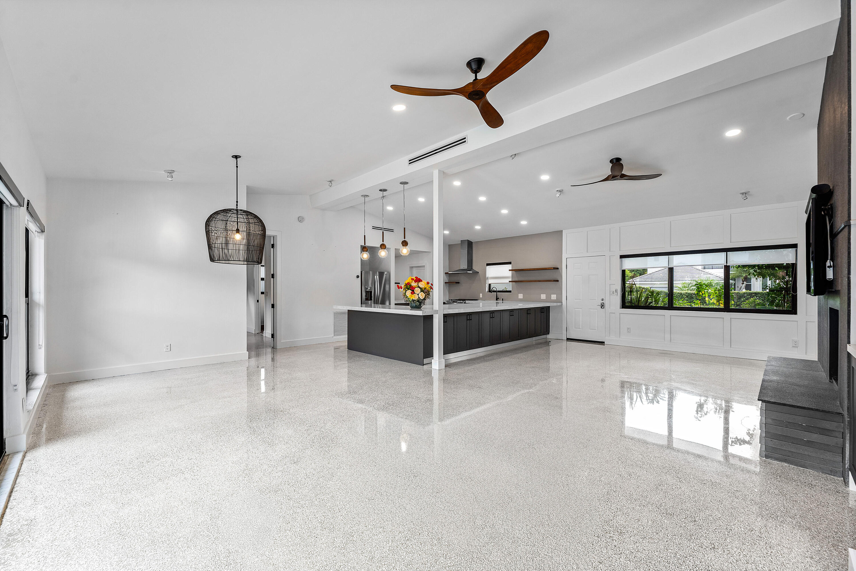 Riviera 6-17 B - Residential